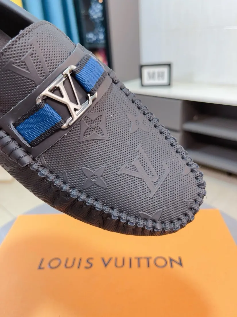 Men's men's shoes💰400🌹🌹[LV Louis Vuitton] New men's beanie shoes💝💝.. Top-grade imported cowhide embossed➕Comfortable leather lining. It is extremely skin-friendly and comfortable, feels very delicate, and the shape is very correct! Perfectly reflects the three-dimensional sense, code number: 38-44